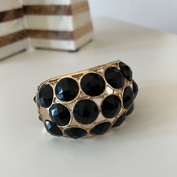Amrita Singh statement bangle bracelet black w/. gold metal spring clasp Indian - Picture 2 of 10